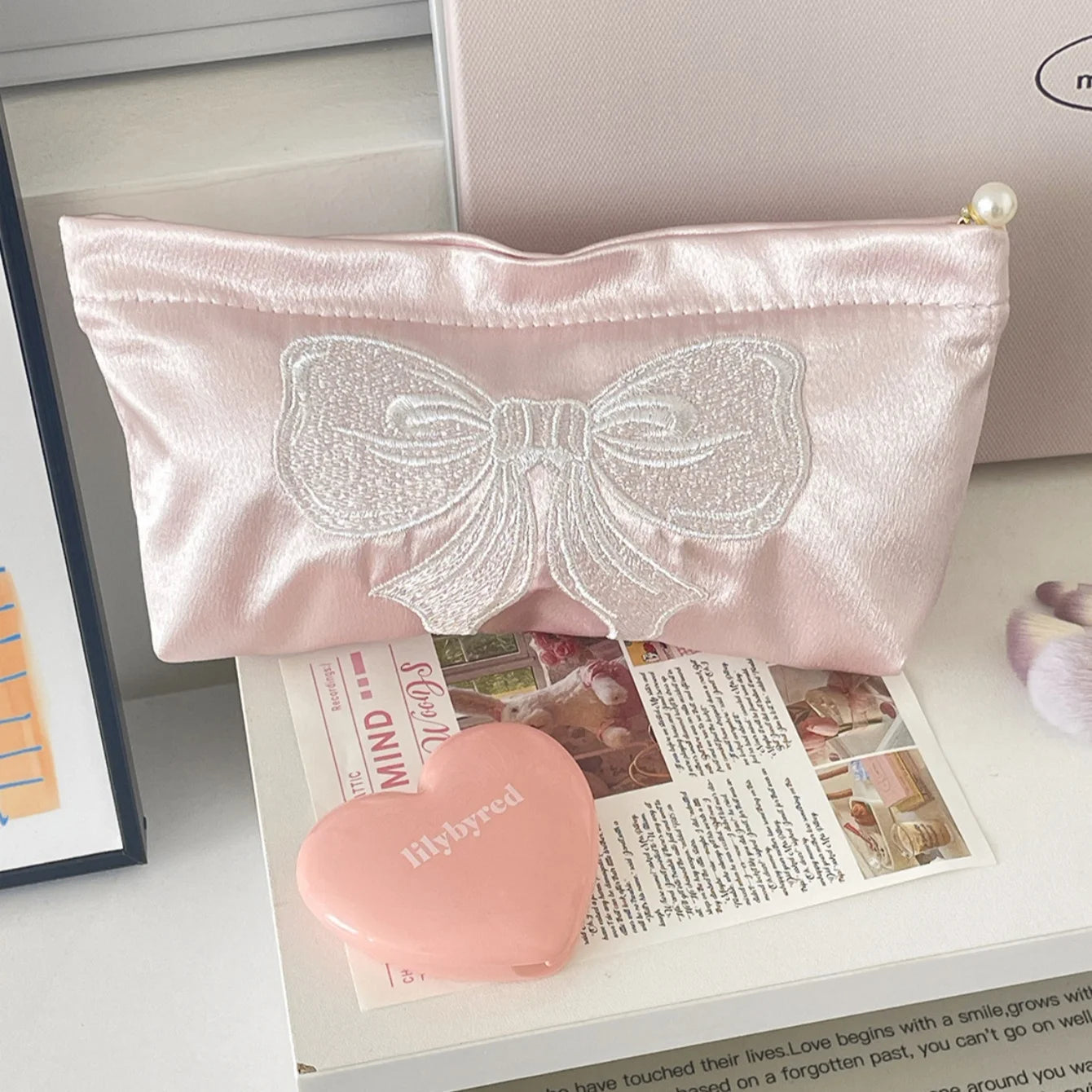 Makeup Bag for Girls Small Bow Cosmetic Pouch with Zipper Aesthetic Portable Travel Toiletry Makeup Organizer Bags