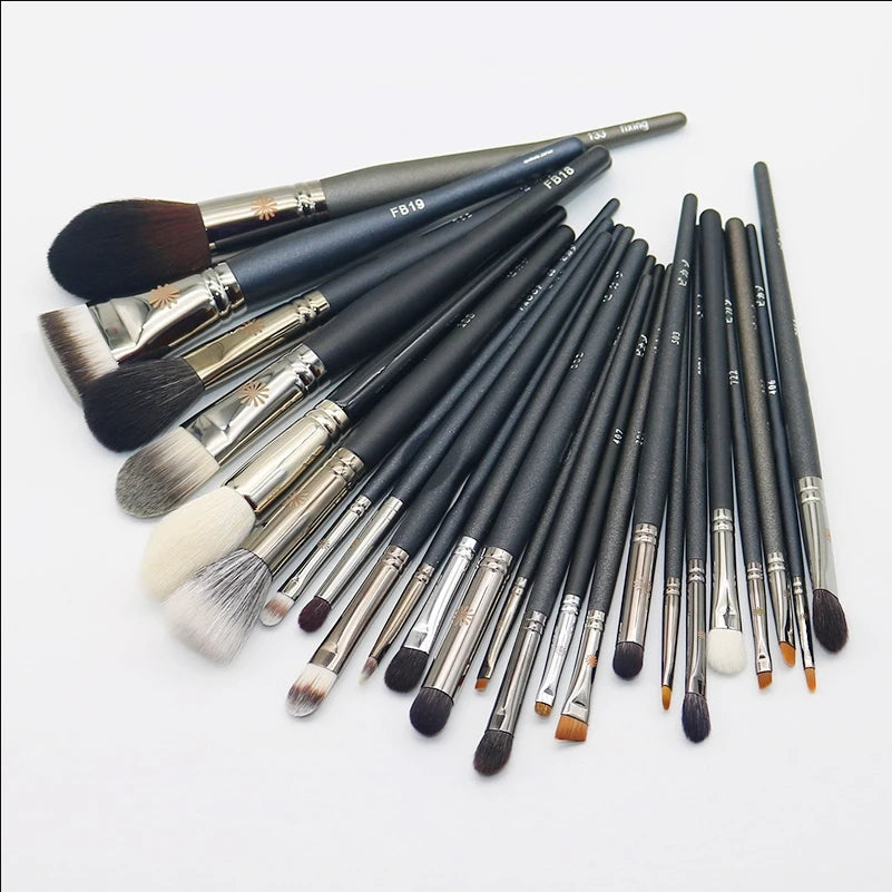 P Series Makeup Brush High Quality Animal Bristles Loose Powder Foundation Blush Concealer Brush Beauty Tools For Women