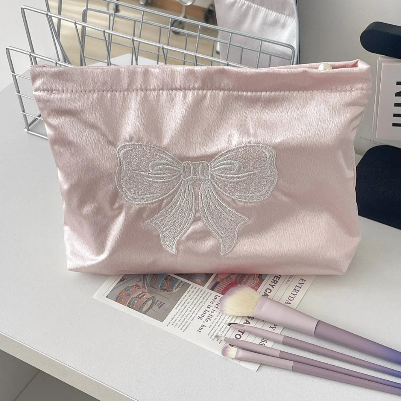 Makeup Bag for Girls Small Bow Cosmetic Pouch with Zipper Aesthetic Portable Travel Toiletry Makeup Organizer Bags
