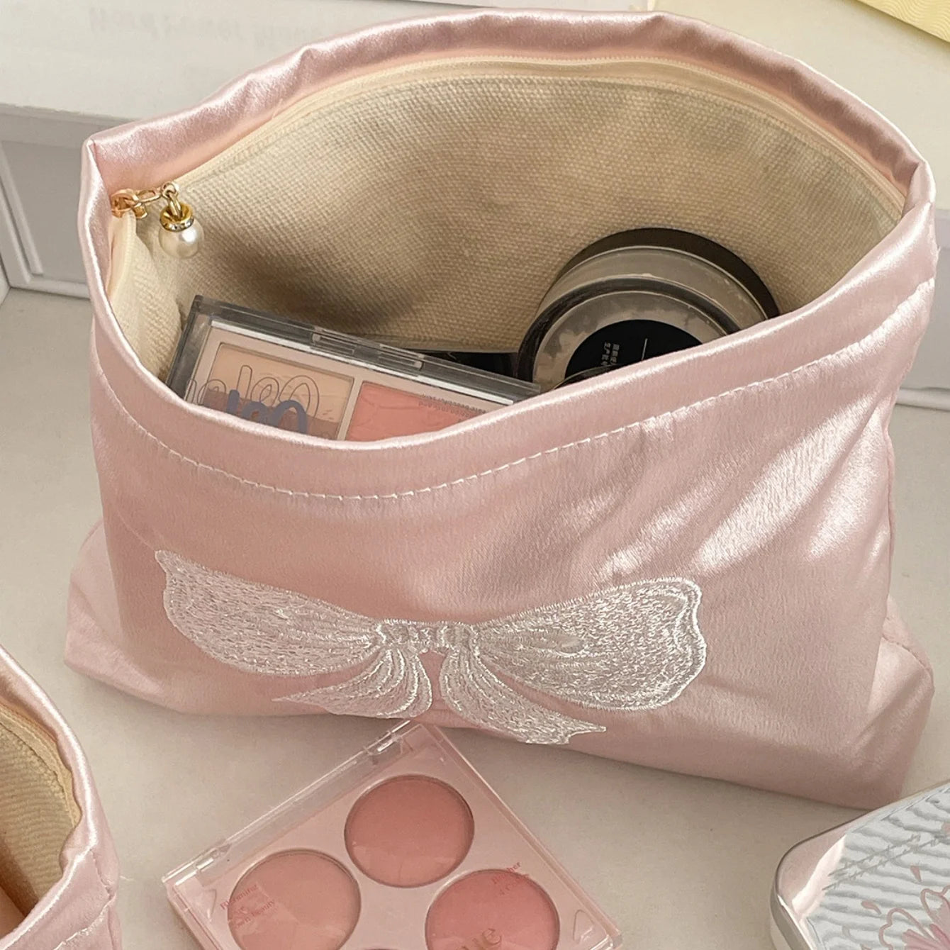 Makeup Bag for Girls Small Bow Cosmetic Pouch with Zipper Aesthetic Portable Travel Toiletry Makeup Organizer Bags