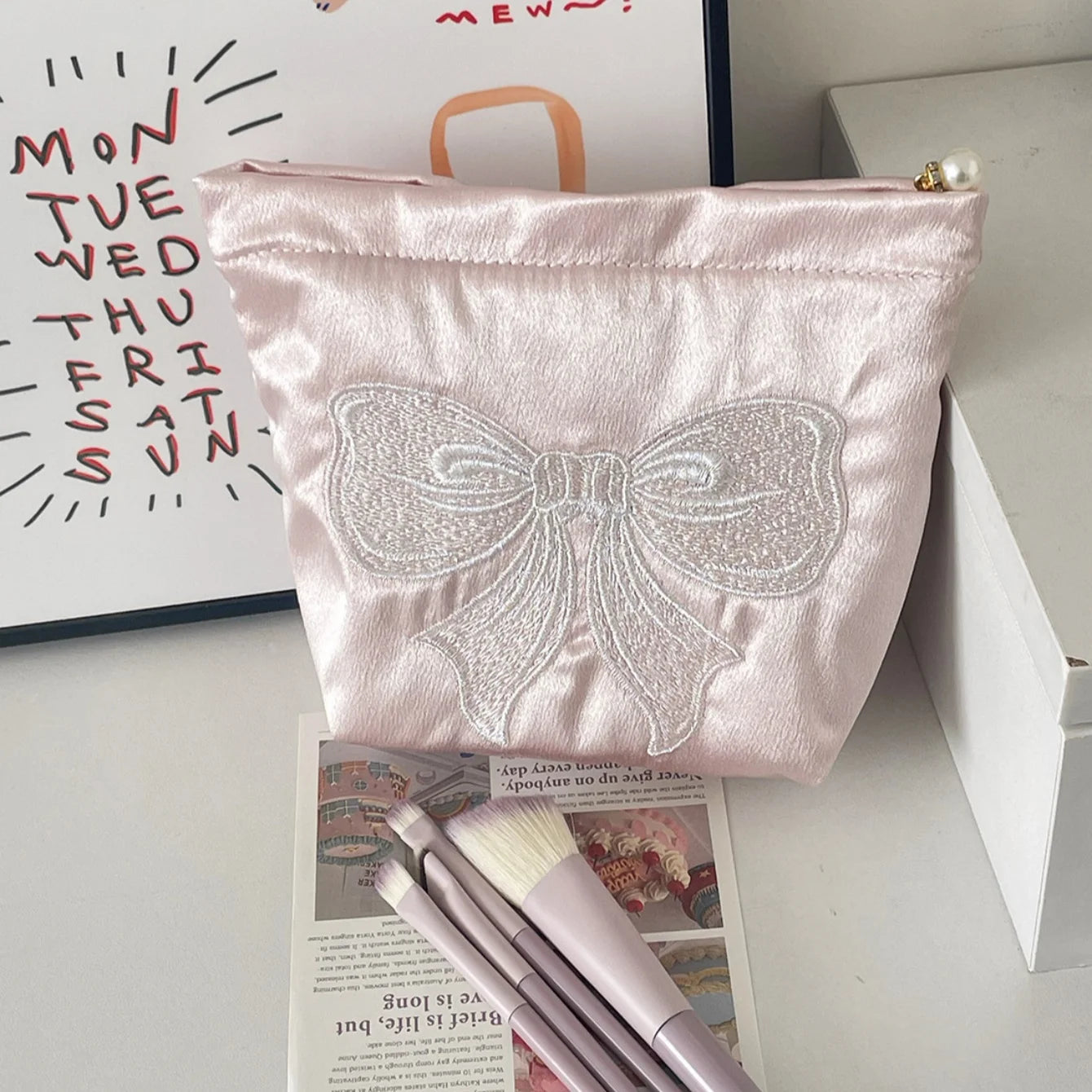 Makeup Bag for Girls Small Bow Cosmetic Pouch with Zipper Aesthetic Portable Travel Toiletry Makeup Organizer Bags